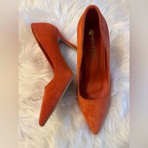 Color orange, size EU 38,